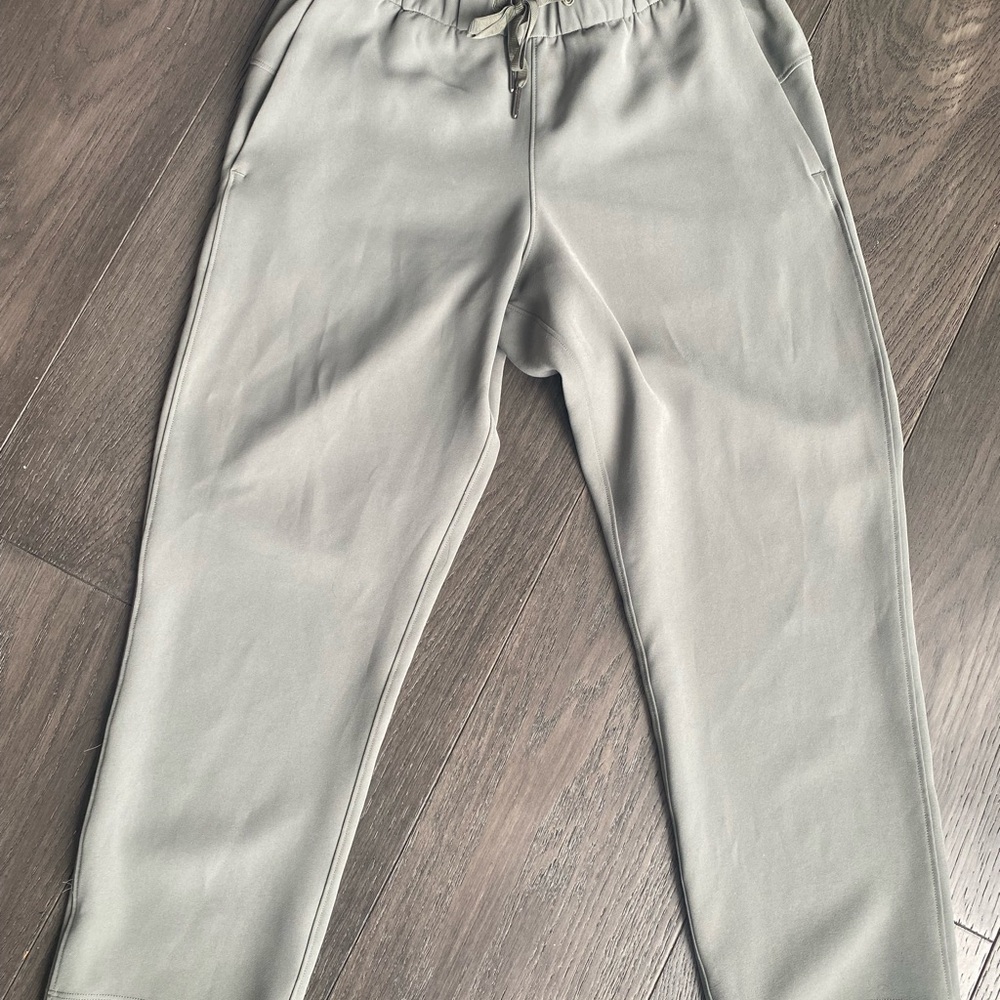 Lululemon Capri Jogger Pants